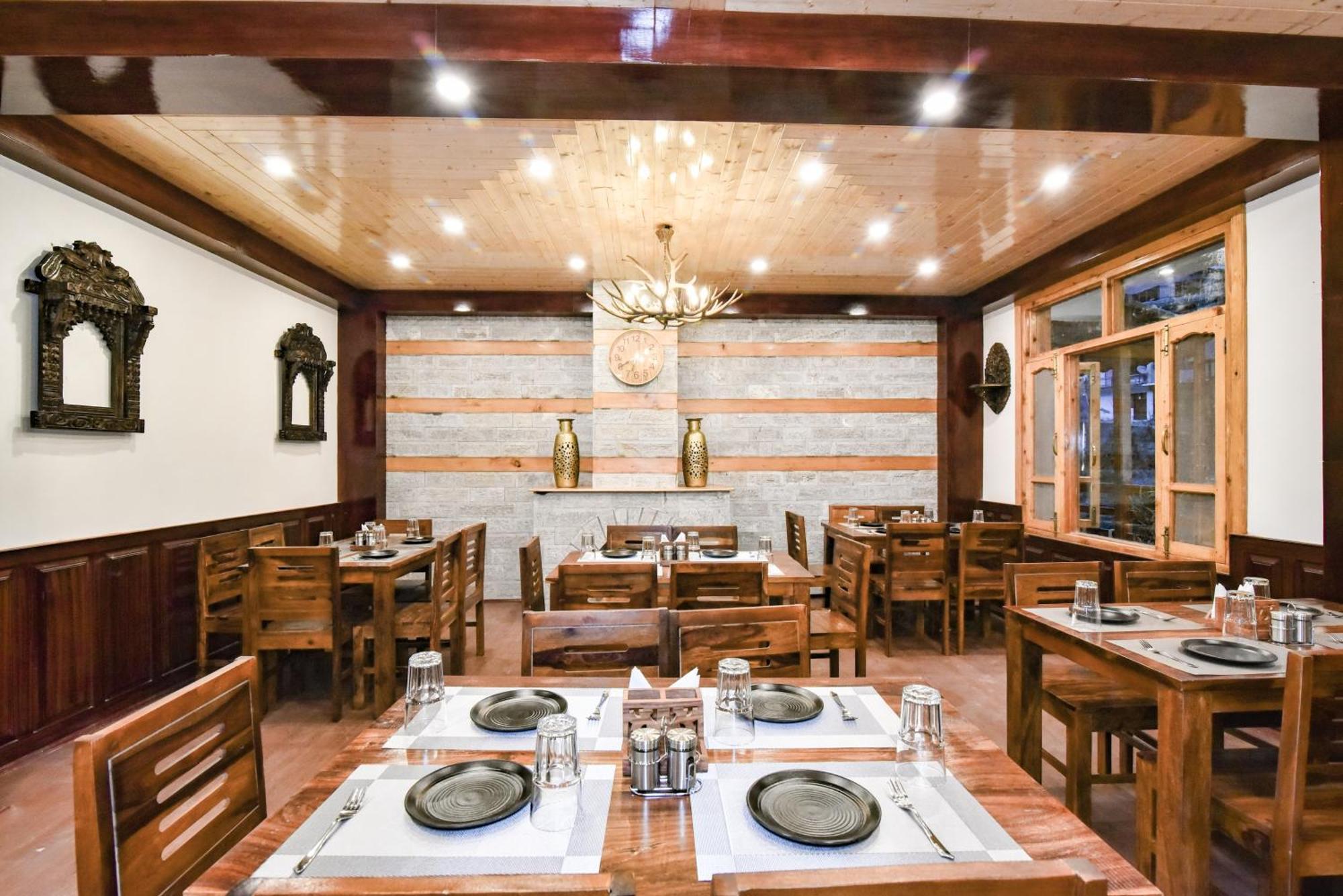 Hotel Anand Retreat By Thc - 4*